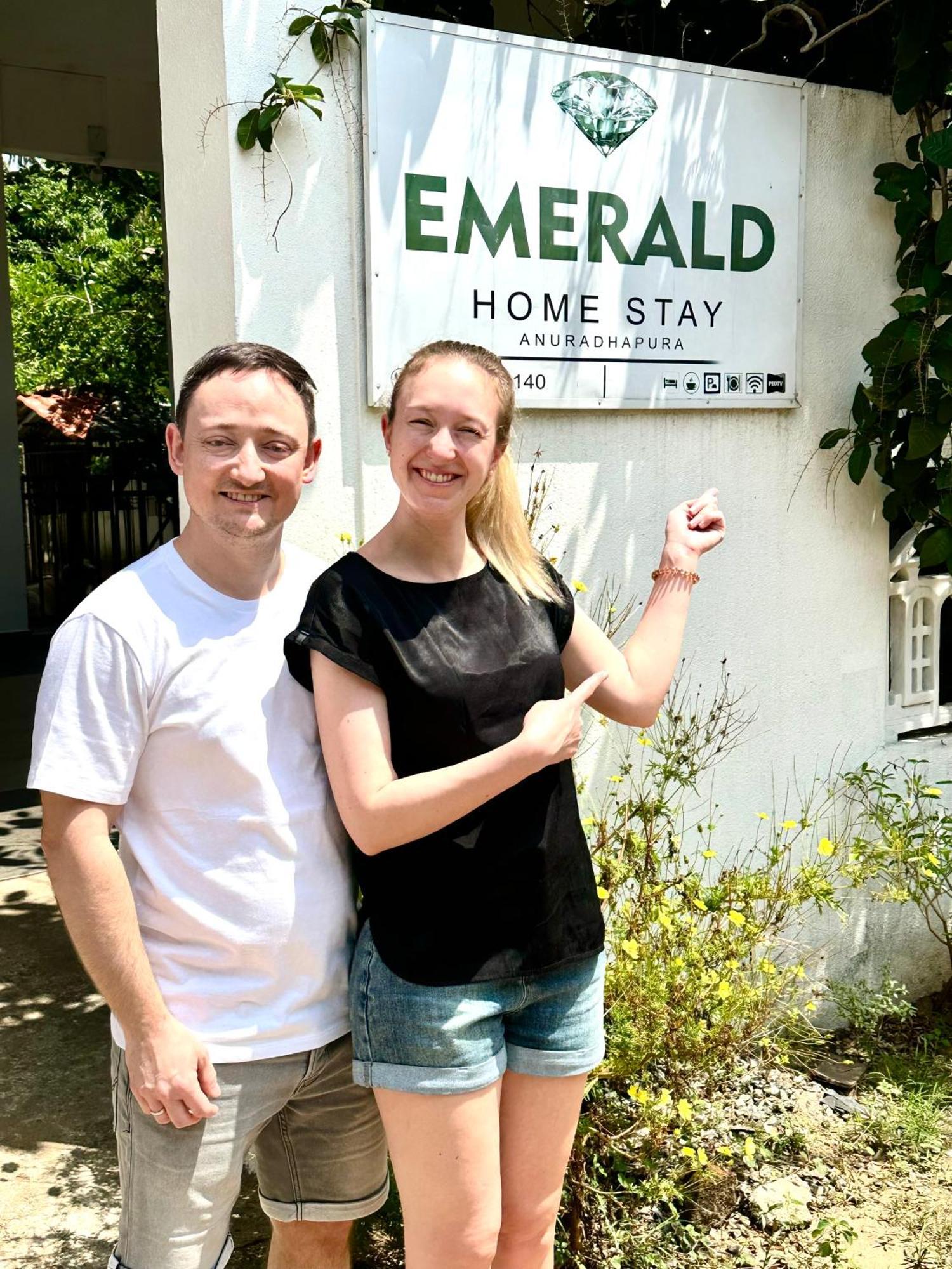 Emerald Home Stay Anuradhapura Exterior foto